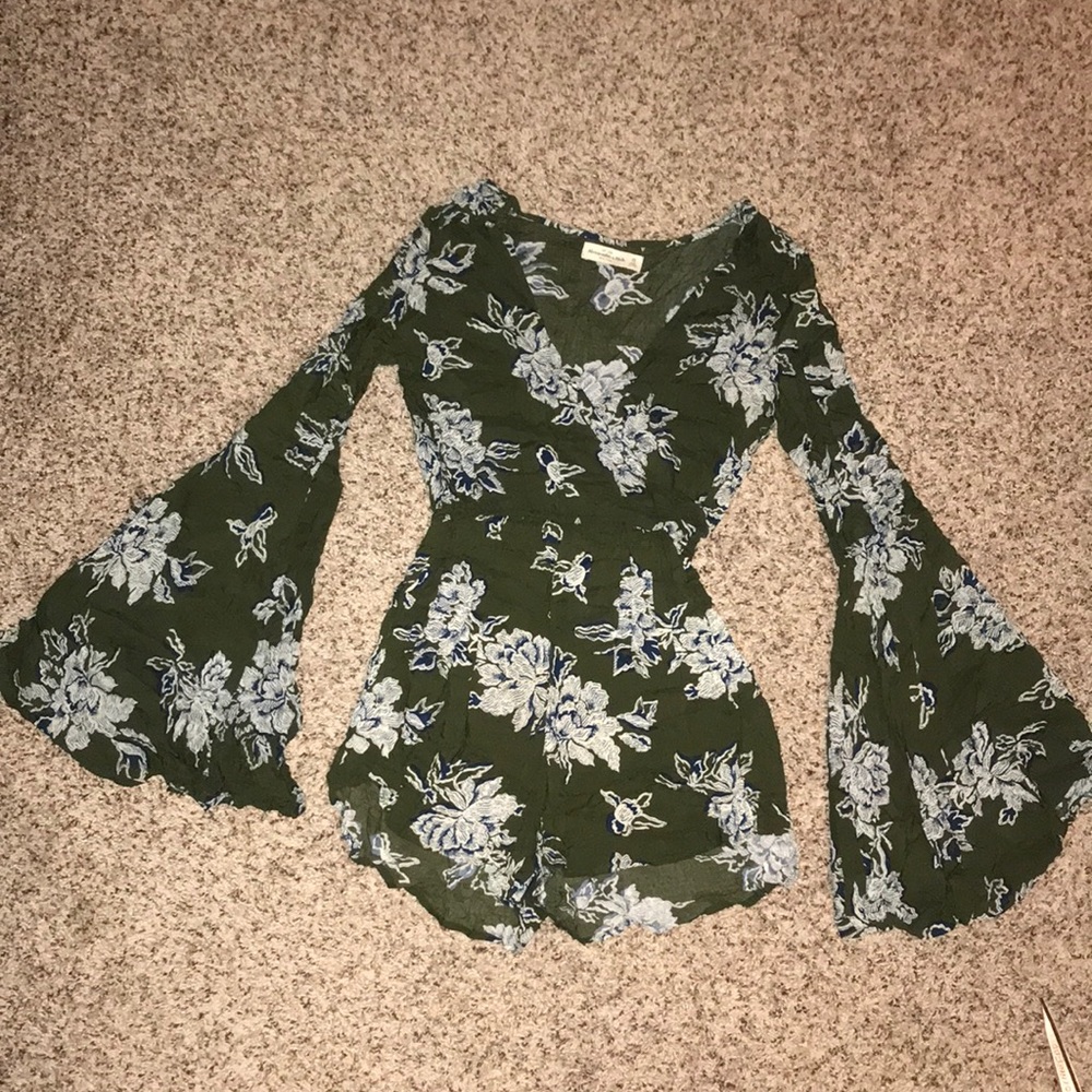 A&F bell sleeve romper